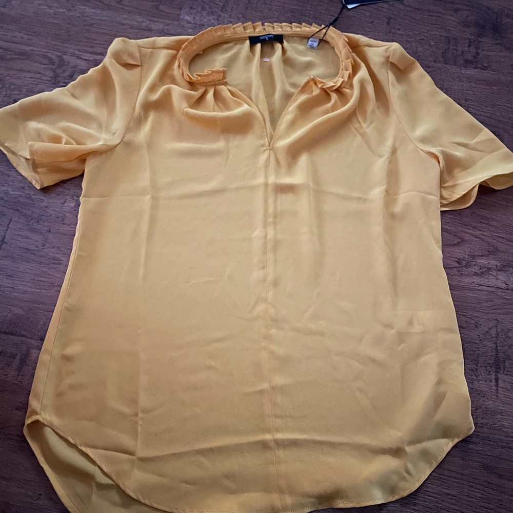 Tahari XS - S yellow blouse new w/ tags